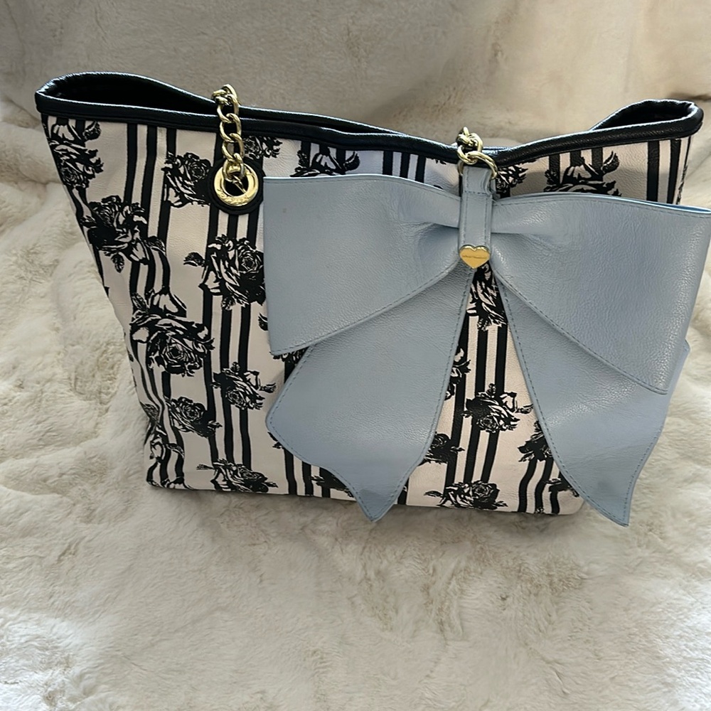 Betsey Johnson Tote.        Used -good condition.